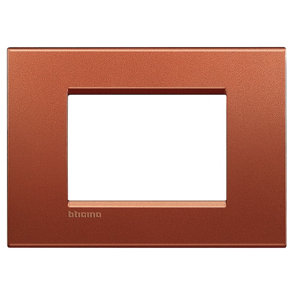 Рамка прямоугольная LivingLight 3 модуля, цвет Красный шелк Bticino