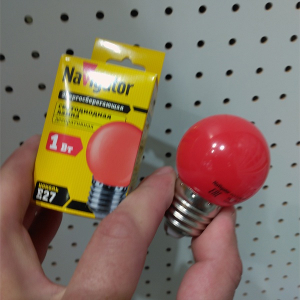 Светодиодная энергосберегающая лампочка для декоративного освещения, мощностью 1 Ватт, с цоколем E27, цвет колбы красный