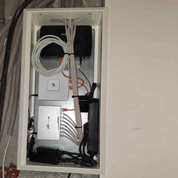 Слаботочный шкаф ЕКФ 650*340 мм для скрытой установки