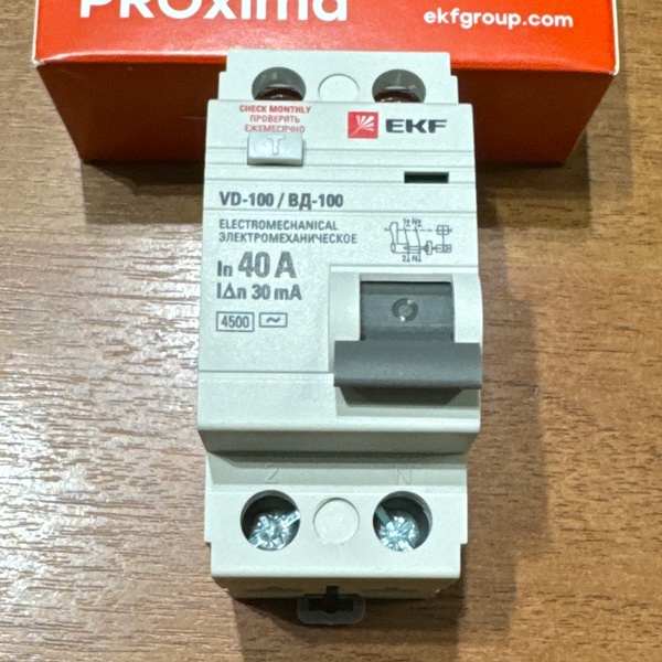 Двухполюсный дифференциальный выключатель ВД-100 ЭКФ PROxima, номинальный ток 40 Ампер, ток утечки 30 мА, тип AC