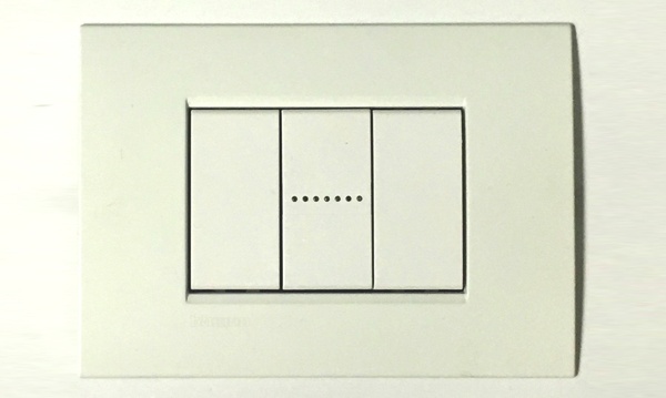 Рамки прямоугольной формы коллекции LivingLight AIR Bticino