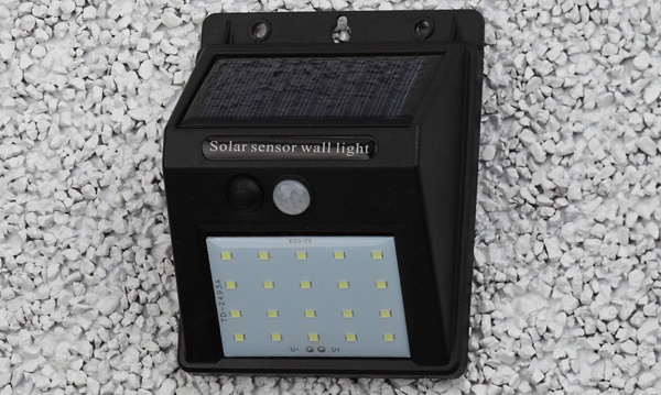 Светодиодные фасадные светильники на солнечных батареях