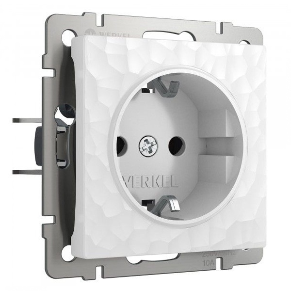 Розетка с заземлением Werkel Hammer белый