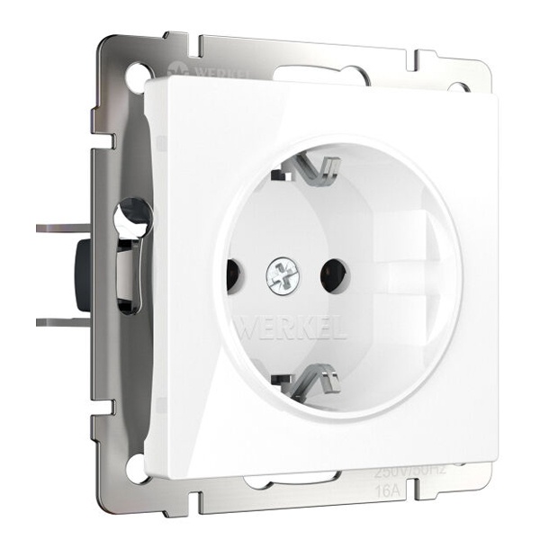 Розетка с заземлением и шторками Werkel белый