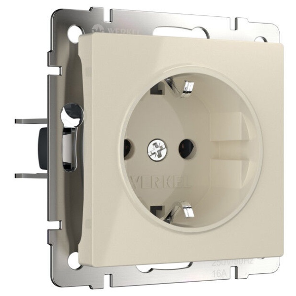 Розетка с заземлением и шторками Werkel слоновая кость (бежевый)