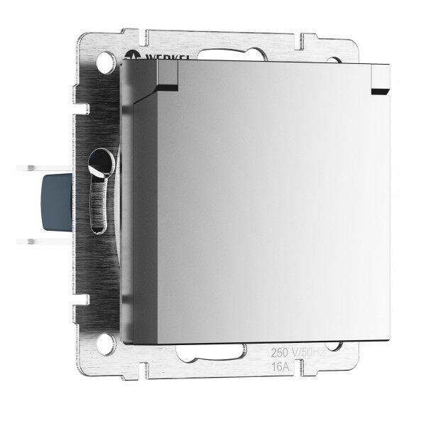 Розетка влагозащищенная с заземлением с крышкой и шторками IP44 Werkel серебряный матовый