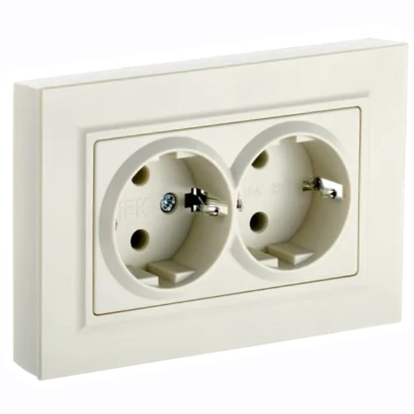 Розетка плоская ИЭК BRITE 2х2P+E двойная Schuko 16А бежевый в сборе (РСПл12-3-БрКр)