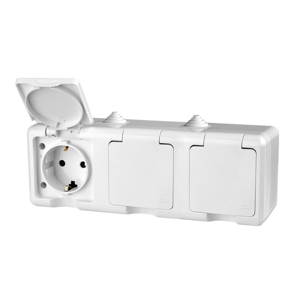 Розетка тройная открытой установки Tokov Electric Dita 3х2П+3 16А с крышкой IP54 белый