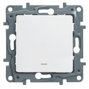 Переключатель с подсветкой Legrand Etika Plus белый