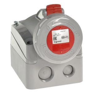 Розетка накладная Legrand P17 32А 3К+З 380В IP67