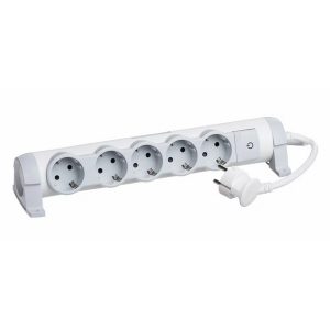 Удлинитель ИЭК Comfort У05К 5х2P+PE с выключателем 5м 3х1,5мм2 16А 250В белый