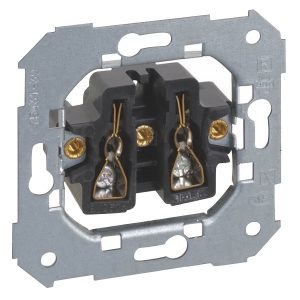 Розетка двухполюсная без заземления Simon 82 16А 250В винтовой зажим, механизм