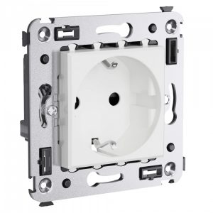Розетка в стену DKC Avanti 2P+E со шторками белое облако