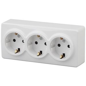 Накладная розетка ЭРА Эксперт 3х2P+E Schuko 16A-250В IP20 белый 11-2208-01