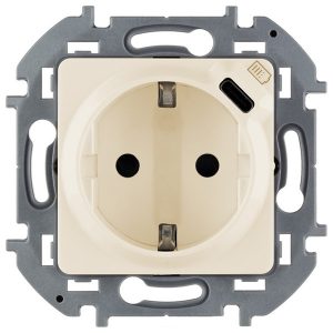 Розетка с/з 220В с USB зарядкой 1500mA тип С Legrand Inspiria слоновая кость (бежевый)