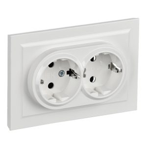 Розетка ИЭК BRITE 2х2P+E Schuko со шторками двойная 16А белый в сборе (РСш12-3-БрБ)