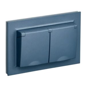 Розетка ИЭК BRITE 2х2P+E Schuko шторки с крышкой 2-я 16А IP44 маренго в сборе (РСбш12-3-44-БрМ)