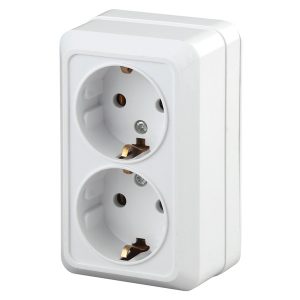 Накладная розетка Intro Quadro 2х2P+E Schuko 16А-250В IP20 белый 2-204-01 (5055398670521)