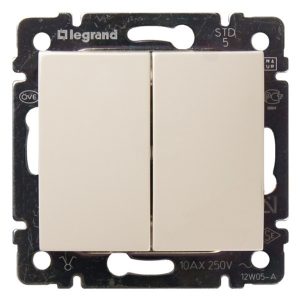 Выключатель двухклавишный Legrand Valena слоновая кость (774305 в индивидуальной упаковке) (бежевый)