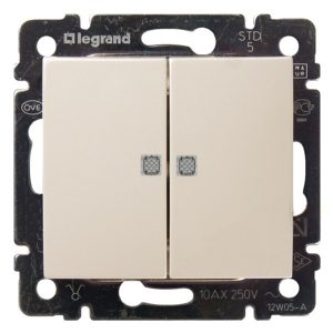 Выключатель двухклавишный Legrand Valena с подсветкой слоновая кость (774328 в упаковке) (бежевый)