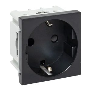 Розетка EKF C-Line 2P+E шторки винтовой зажим черная
