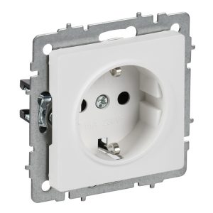 Розетка ИЭК BRITE 2P+E Schuko 16А арктический белый (РС11-1-0-БрАБ)