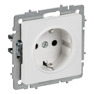 Розетка ИЭК BRITE 2P+E Schuko со шторками 16А арктический белый (РС14-1-0-БрАБ)