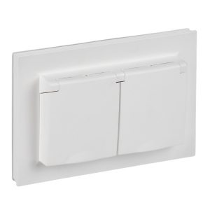 Розетка ИЭК BRITE 2х2P+E Schuko шторки с крышкой двойная 16А IP44 арктический белый в сборе (РСбш12-