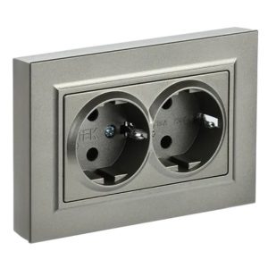 Розетка плоская ИЭК BRITE 2х2P+E двойная Schuko 16А шампань в сборе (РСПл12-3-БрШ)