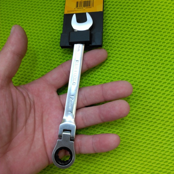 Ключ рожковый, накидной КВТ трещоточный с шарниром, размером 12 мм