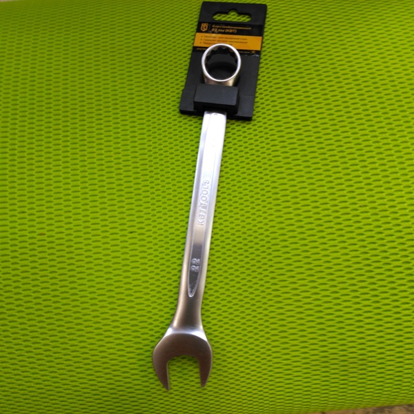 Ключ рожковый, накидной КВТ для монтажа резьбовых соединений, размером 22 мм