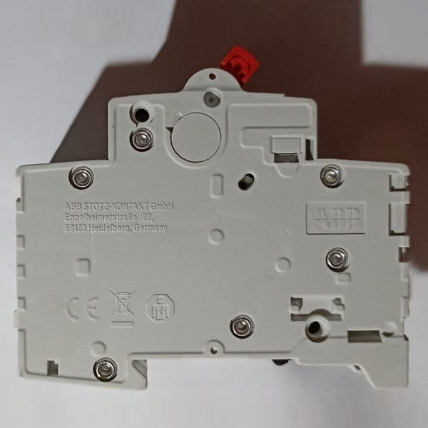 Двухполюсный выключатель нагрузки с красным рычагом фирмы ABB SD201 на 50 Ампер,2 модуля.