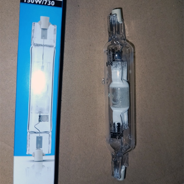 Металлогалогенная лампа Philips MHN-TD мощностью 150 Ватт с цоколем RX7s-24, теплого белого света.