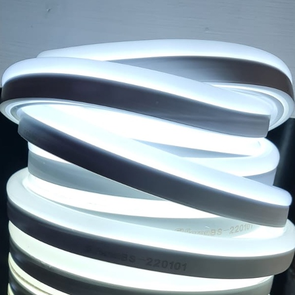 Неоновая пылевлагозащищенная светодиодная лента 220 Вольт холодный дневной свет, мощностью 12 Ватт/метр, Ферон
