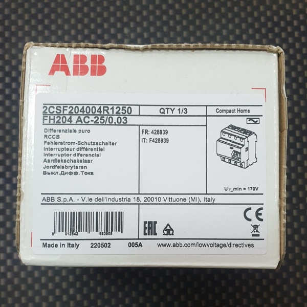 Устройство защитного отключения (УЗО) ABB FH204 номинальный ток 40А, ток утечки 30mA, тип AC, 4 полюса, 4 модуля