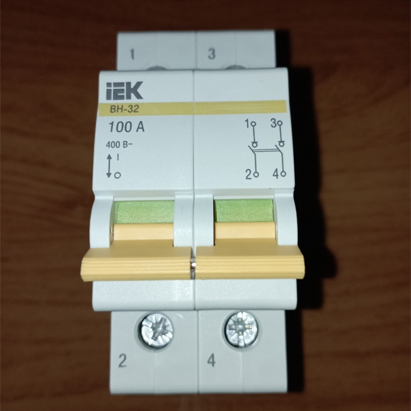 Выключатель разъединитель IEK ВН-32 2P 100А, 2 модуля