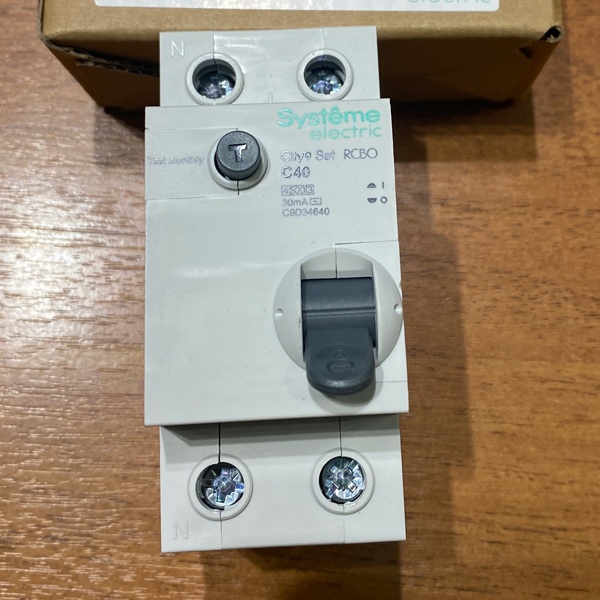 Двухполюсный, автоматический выключатель дифференциального тока City9 Set, номинальным током 40 Ампер, с током утечки 30 мА, двухмодульный, тип тока утечки AC