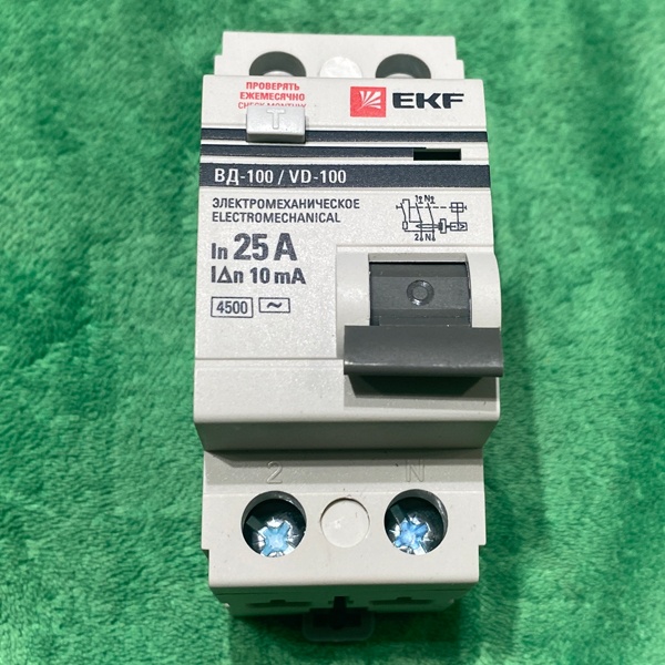 Двухполюсный дифференциальный выключатель ВД-100 ЭКФ PROxima, номинальный ток 25 Ампер, ток утечки 10 мА, тип A (электромеханическое)