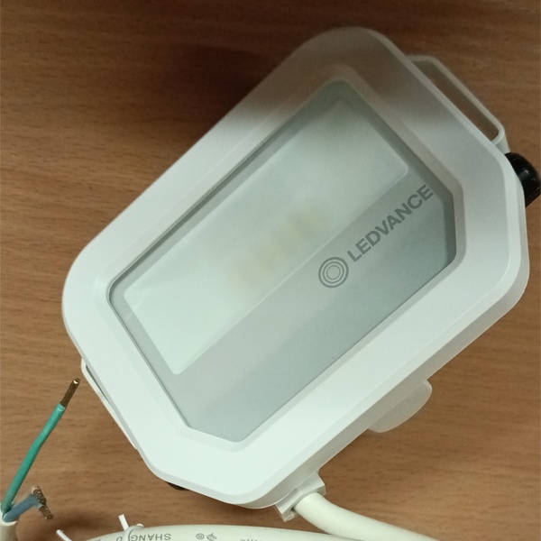 Влагозащищенный светодиодный прожектор мощностью 10 Ватт, холодный дневной свет