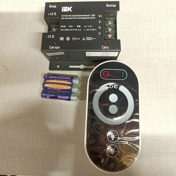 Контроллер радиоуправляемый с ПДУ для одноцветной светодиодной ленты 3 канала 12В, 6А, 216Вт, черный ИЭК
