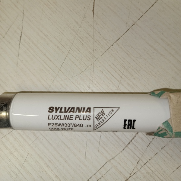 Двухцокольная лампа-трубка люминесцентная ЛЛ Т8 мощностью 25 Вт с цоколем G13 белого (дневного) для ЭПРА