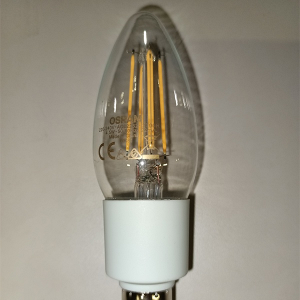 Диммируемая филаментная светодиодная лампа свеча Осрам LED P Retrofit CLAS B 40 DIM, мощностью 4.5 Ватта, теплый свет, с цоколем E14