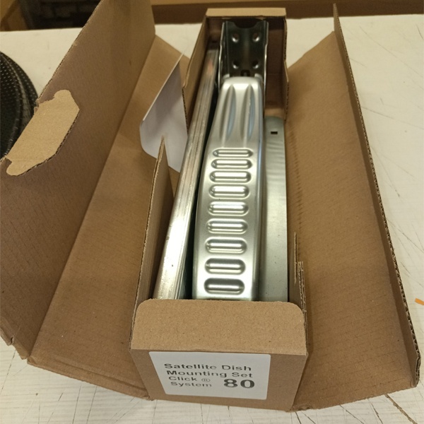 Антенна перфорированная офсетная LANS-80. F/D=0.62. Уровень кроссполяризации: 25.6 дБ LANS