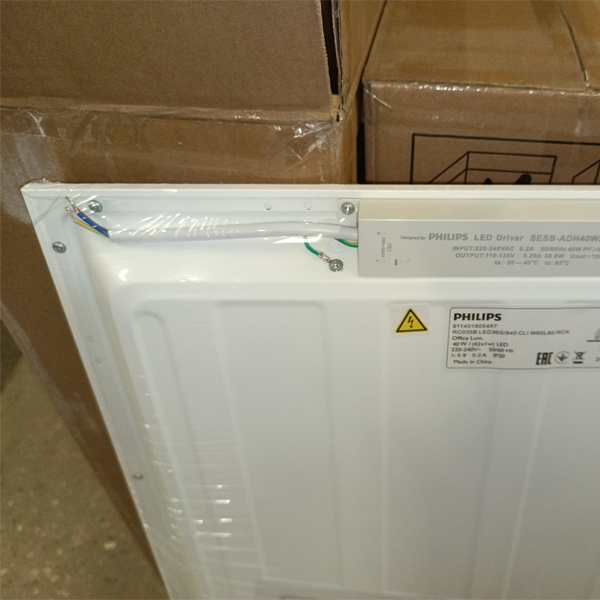 Встраиваемая светодиодная панель Филипс PANEL RC035B с внешним драйвером, мощностью 40 Ватт, холодный белый свет, тип рассеивателя опал