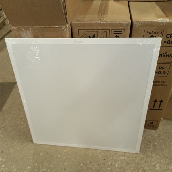 Встраиваемая светодиодная панель Филипс PANEL RC035B с внешним драйвером, мощностью 40 Ватт, холодный белый свет, тип рассеивателя опал