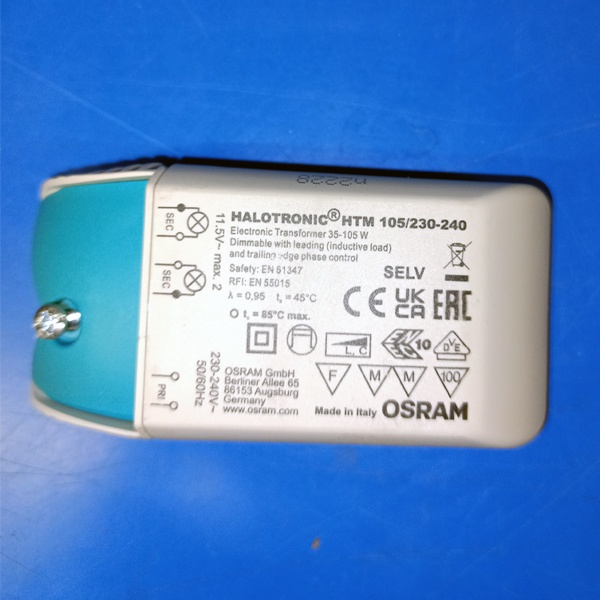 Электронный трансформатор OSRAM для галогенных ламп мощностью 105 Ватт с напряжением 12 Вольт.