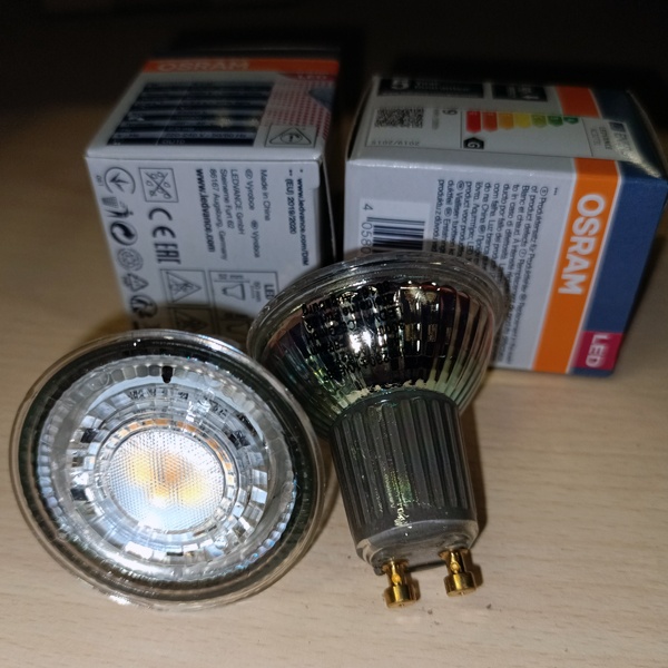 Энергосберегающая, диммируемая LED лампочка (рефлекторная) 220 Вольт акцентного освещения, мощностью 8,3 Ватт, с цоколем GU10, теплый белый свет