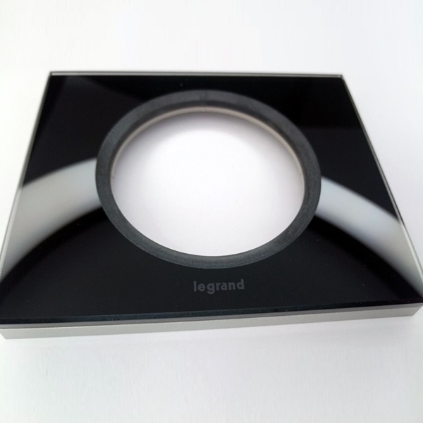 Рамка (69301) Смальта из стекла Legrand серии Celiane на 1 пост графитового цвета (черный)