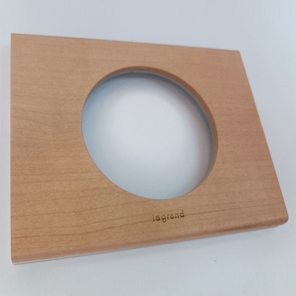 Рамка (69211) из клена фирмы Legrand серии Celiane на 1 пост