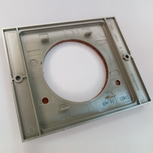 Рамка (69401) из текстурной кожи Legrand серии Celiane на 1 пост коричневого цвета